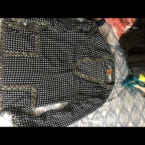 Gorgeous top - Picture 7 of 8